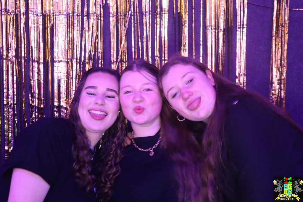 ../Images/Jeugd Opwarmbal Photobooth 407.jpg